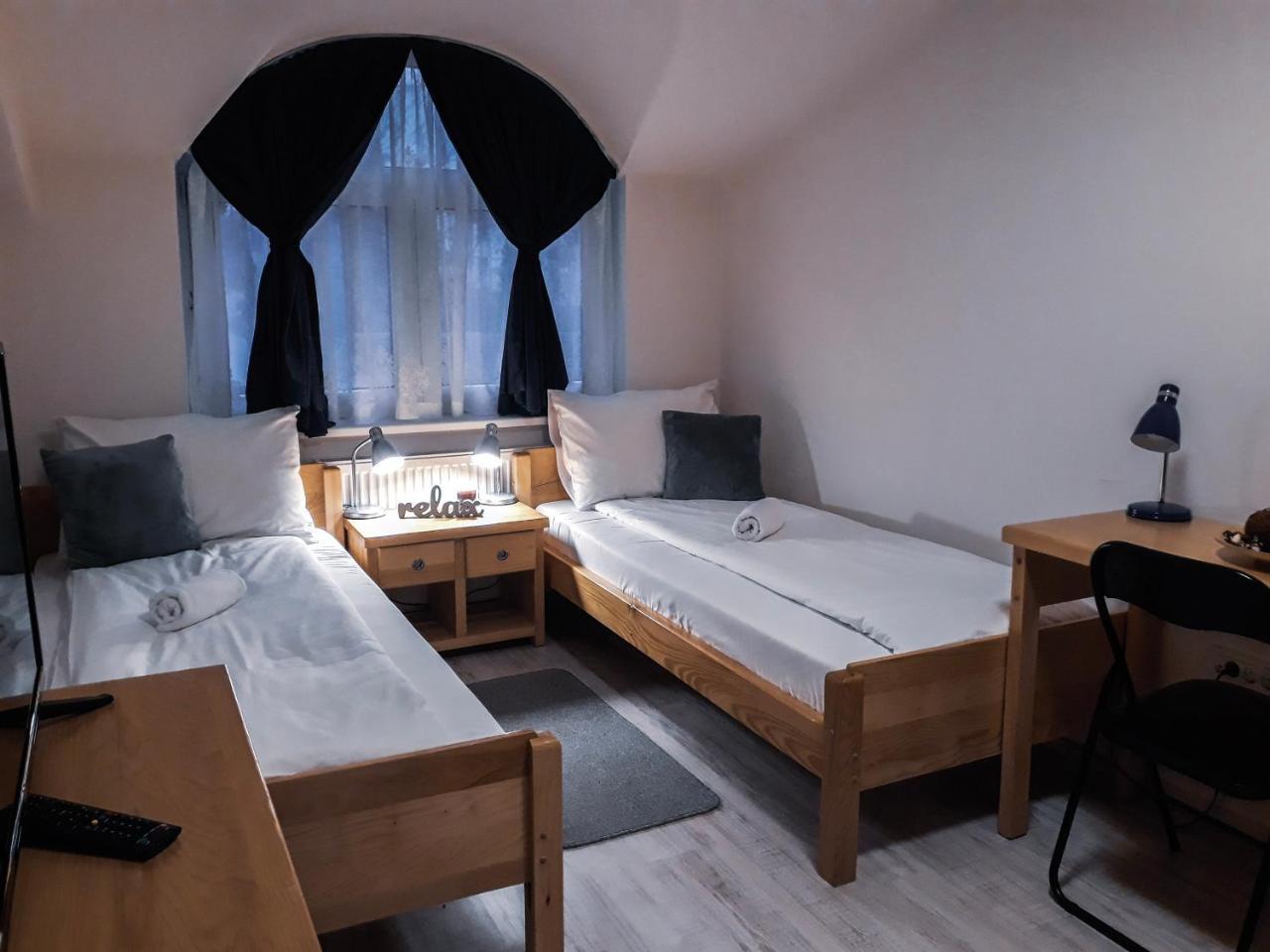 Bloom Inn Ni Extérieur photo